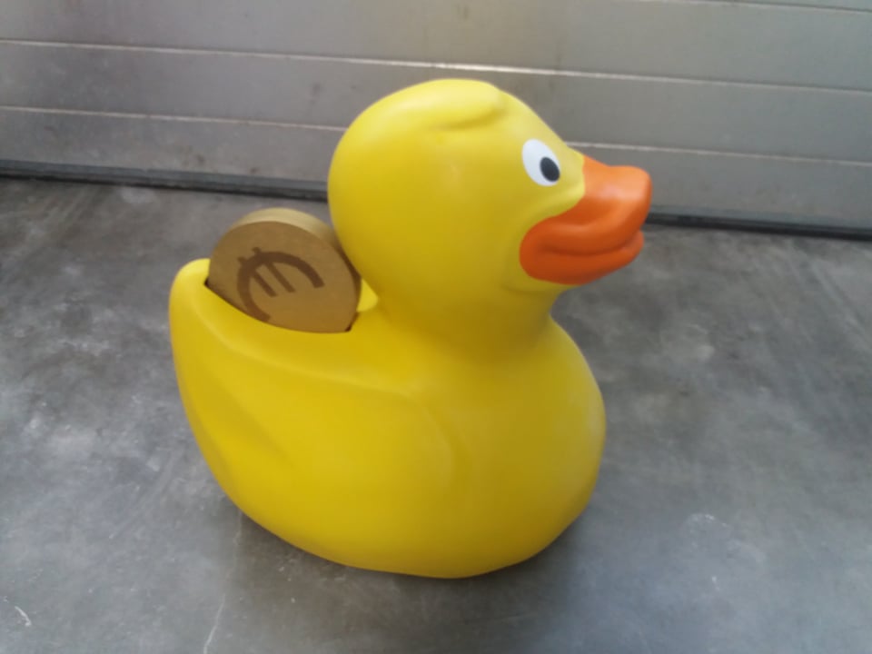 bath duck, styrofoam duck, bath duck in eps, sculpting duck, big duck in styrofoam, duck in polyester, bath duck in polyester, XL bath duck, XL duck, decoration duck, advertising object,canard de bain, canard de bain en polystyrne, canard de bain en eps, canard sculptant, grand canard en polystyrne, canard en polyester, canard de bain en polyester, canard de bain XL, canard XL, canard de dcoration, objet publicitaire,Badeente, Styroporente, Badeente in EPS, Skulpturente, Groe Ente in Styropor, Ente in Polyester, Badeente in Polyester, XL-Badeente, XL-Ente, Dekorationsente, Werbegegenstand, stage attribute, stage prop, stage prop, TV prop, set construction, prop, set decoration, props, blowups