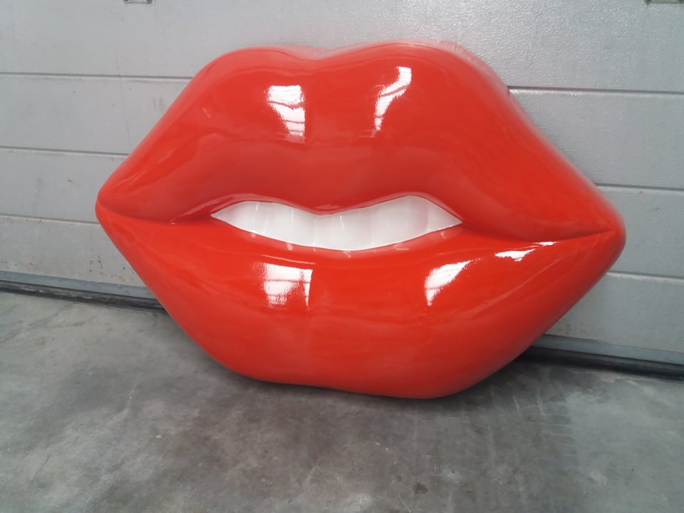 red lips, glossy lips, sweet lips,XL lips, 3D mouth, 3D lips, lip art, large lips in fiberglass, lips in eps, lips in styrofoam, wall decoration, shop decoration, white teeth, teeth in eps, teeth in fiberglass, mouth advertisement, lipeyecatcher, lip blowup, XL lips, handicraft, gag, propmaker, wall prop, dancing decoration, 3D lips, lips sculpt,rote lippen, groe lippen aus polyester, lippen aus eps, lippen aus styropor, wanddekoration, ladendekoration, weie zhne zhne aus eps, zhne aus polyester, mundwerbung, lippenfnger, lippenexplosion, xl lippen, kunsthandwerk, knebel, propmaker, wandsttze, tanzdekoration, 3D Lippen, Lippenskulptur