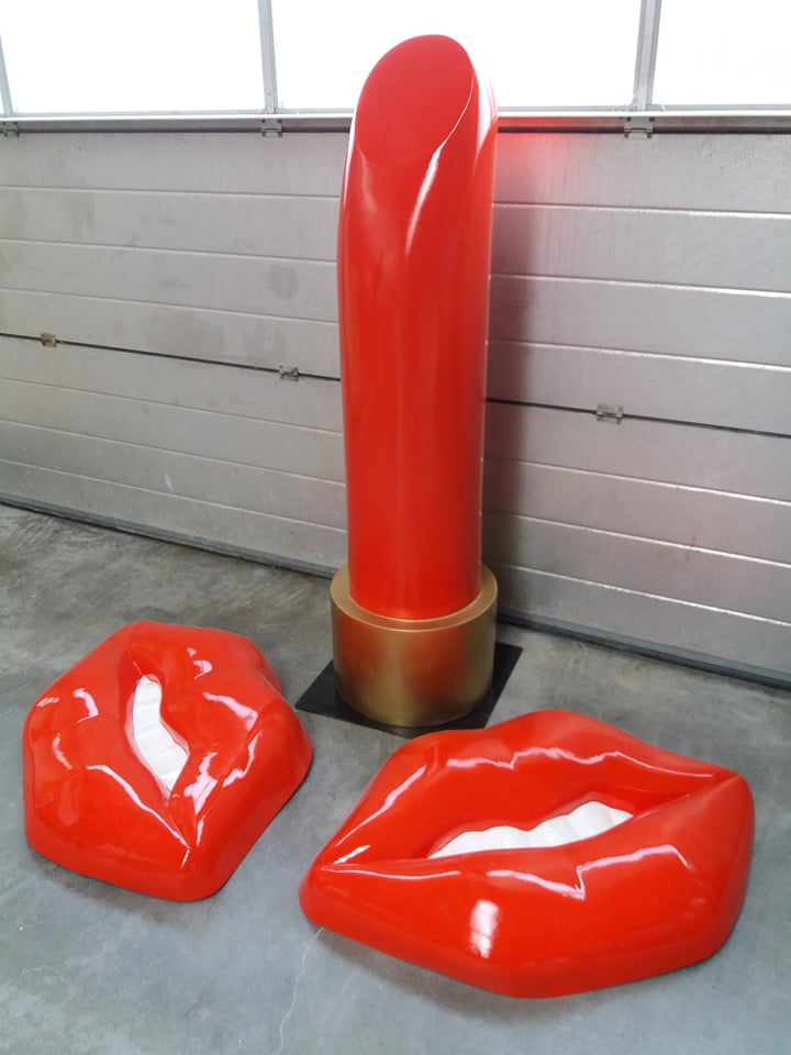 red lips, glossy lips, sweet lips,XL lips, 3D mouth, 3D lips, lip art, large lips in fiberglass, lips in eps, lips in styrofoam, wall decoration, shop decoration, white teeth, teeth in eps, teeth in fiberglass,lipstick, big lipstick, XL lipstick, rouge  lvres, gros rouge  lvre, large lipstick,  mouth advertisement, lipeyecatcher, lip blowup, XL lips, handicraft, gag, propmaker, wall prop, dancing decoration, 3D lips, lips sculpt,rote lippen, groe lippen aus polyester, lippen aus eps, lippen aus styropor, wanddekoration, ladendekoration, weie zhne zhne aus eps, zhne aus polyester, mundwerbung, lippenfnger, lippenexplosion, xl lippen, kunsthandwerk, knebel, propmaker, wandsttze, tanzdekoration, 3D Lippen, Lippenskulptur